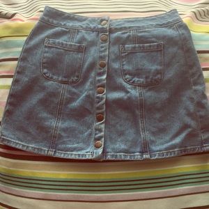 Brandy Melville denim button up  skirt👍🏻